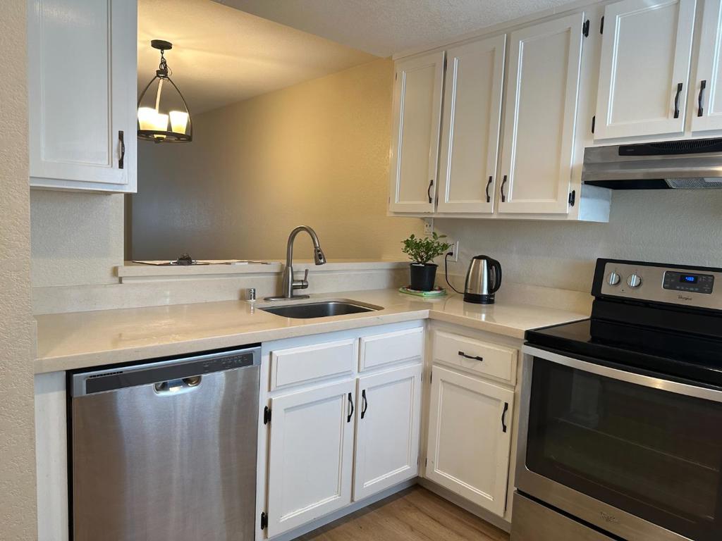 2175 Summerton Drive Property Photo 4