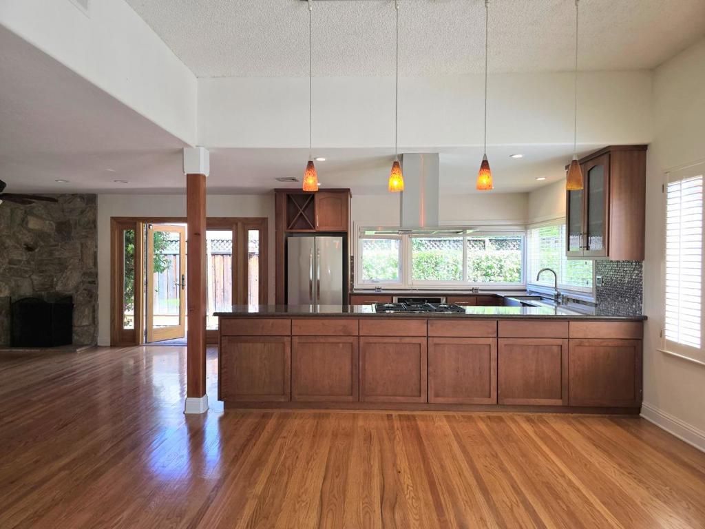 536 Curie Drive Property Photo 11