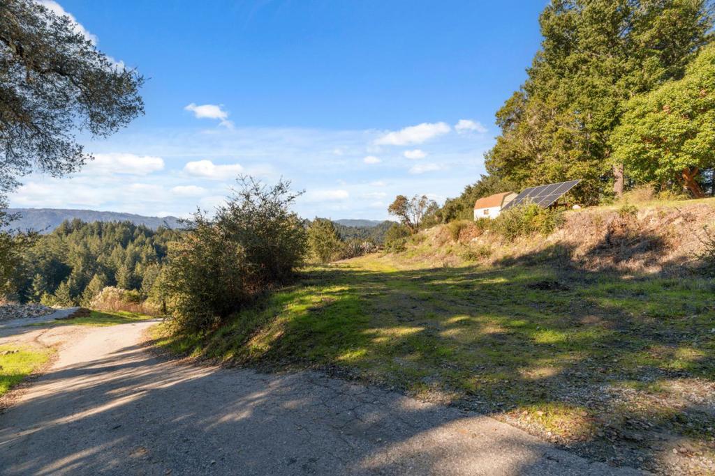 18060 Moonrise Road Property Photo 15