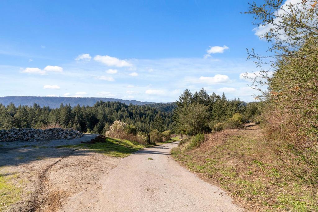 18060 Moonrise Road Property Photo 16