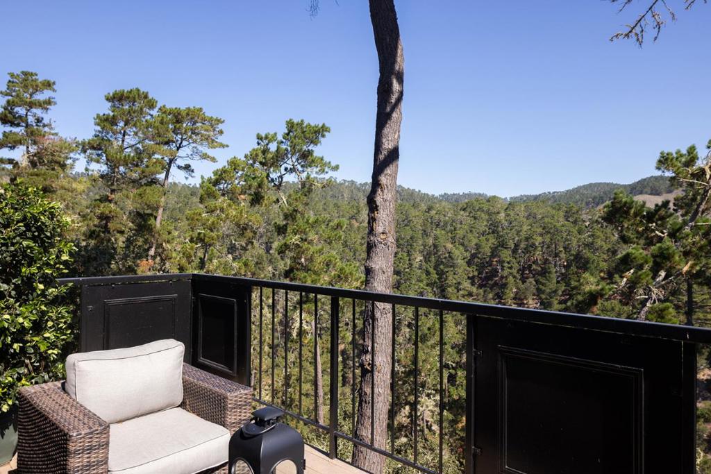 261 Del Mesa Carmel Property Photo 4