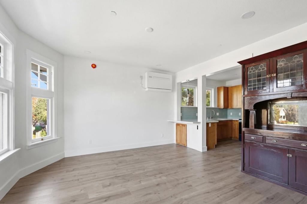 140 E Reed Street 3 Property Photo 2