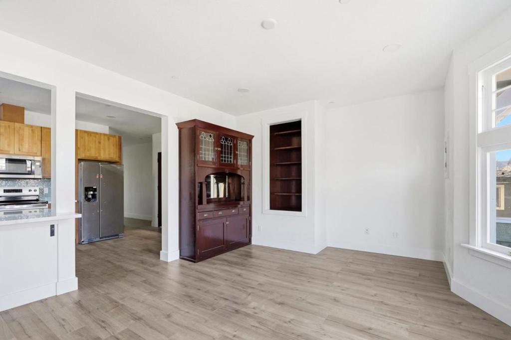 140 E Reed Street 4 Property Photo 2