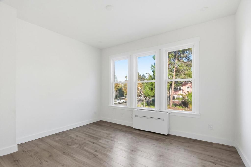 140 E Reed Street 4 Property Photo 4