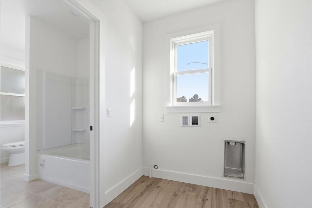 140 E Reed Street 4 Property Photo 7