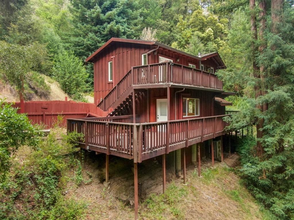975 Logan Creek Road Property Photo 1