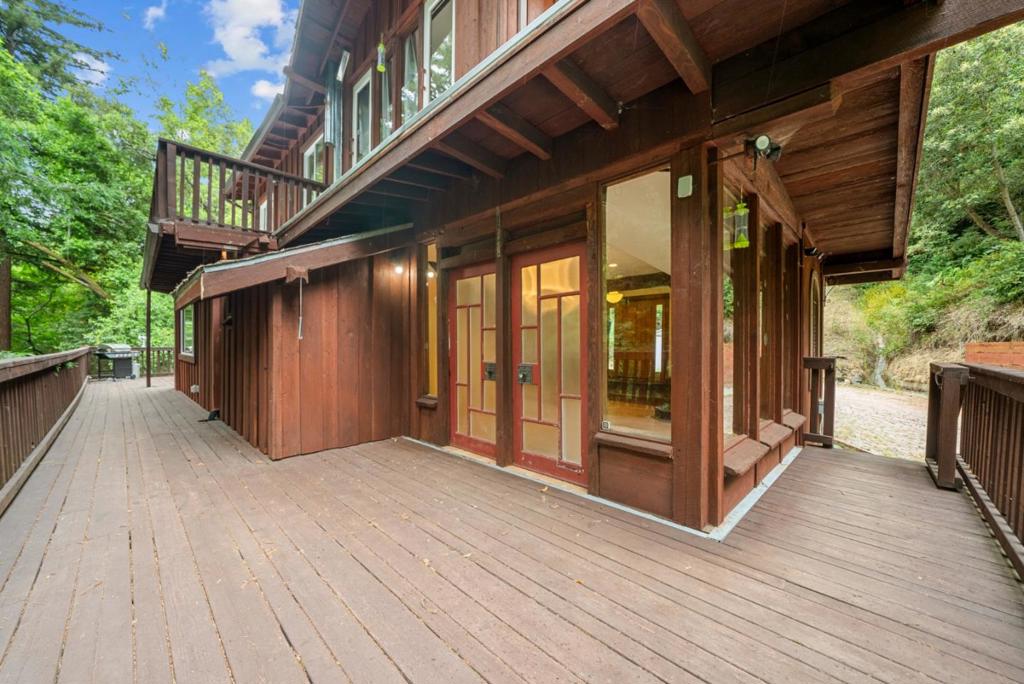 975 Logan Creek Road Property Photo 20