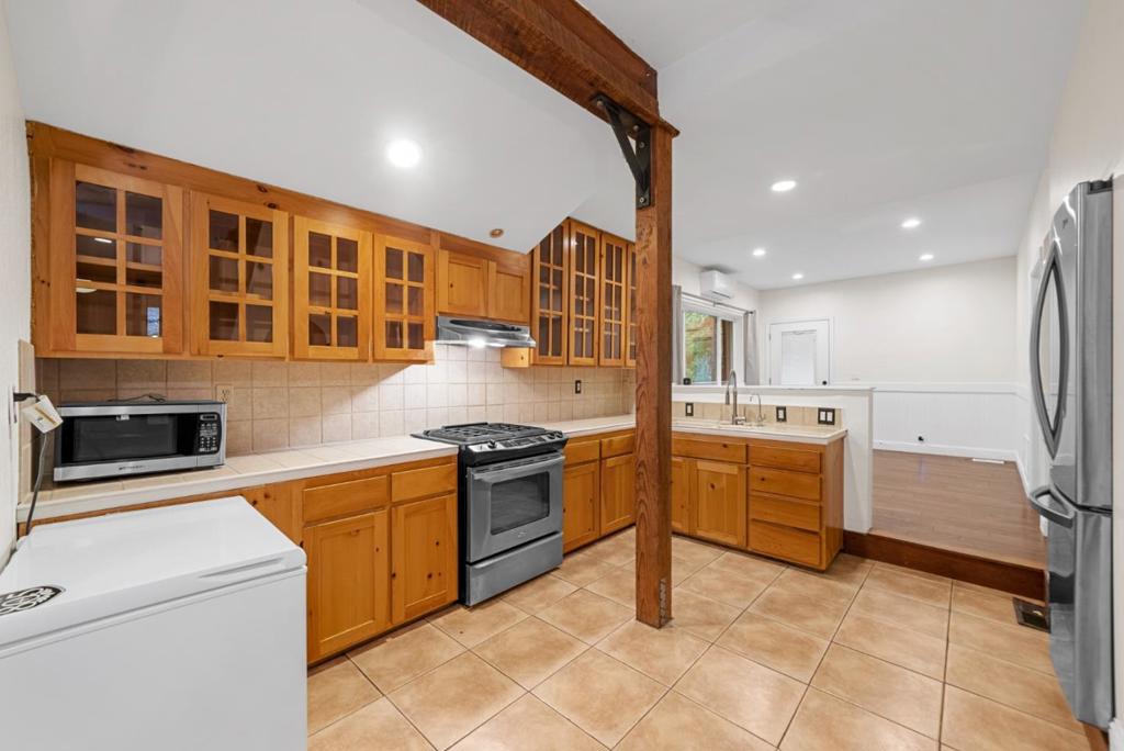 975 Logan Creek Road Property Photo 22