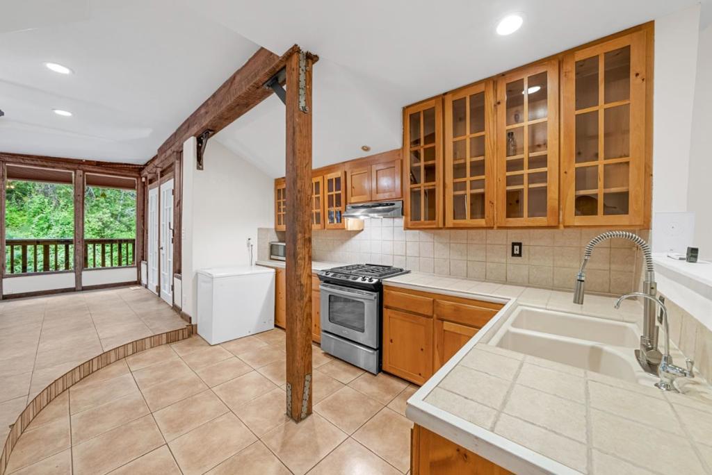 975 Logan Creek Road Property Photo 23