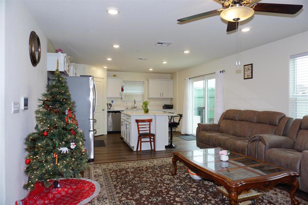 405 Greene Way Property Photo 8