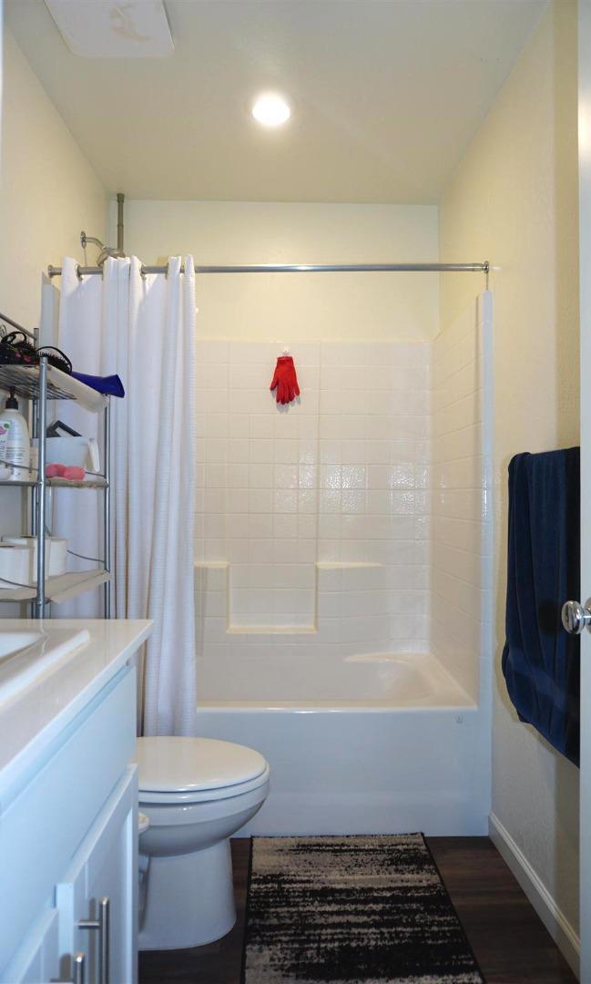 405 Greene Way Property Photo 24