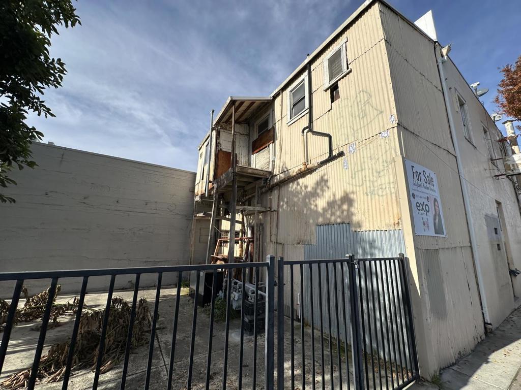 201 5th Street Property Photo 8