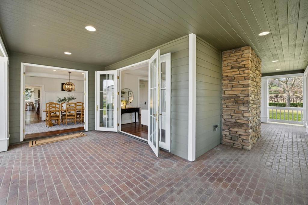 1450 Lakeview Court Property Photo 19