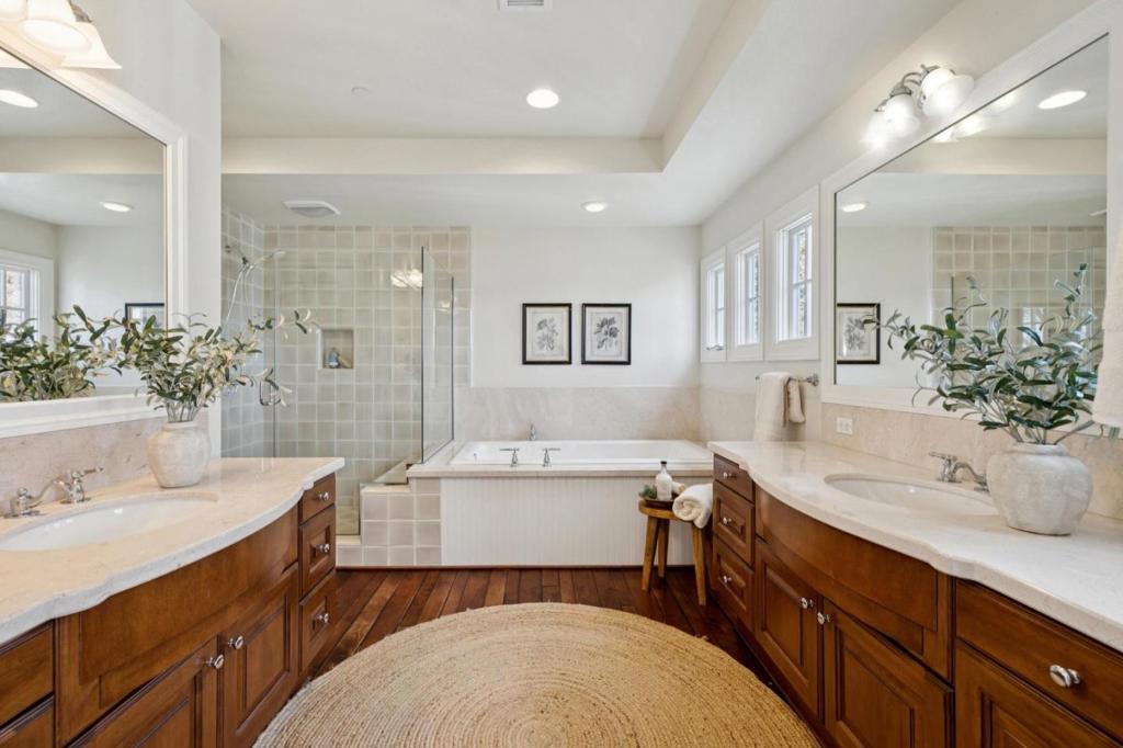 1450 Lakeview Court Property Photo 41