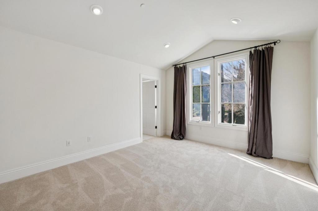 1450 Lakeview Court Property Photo 43