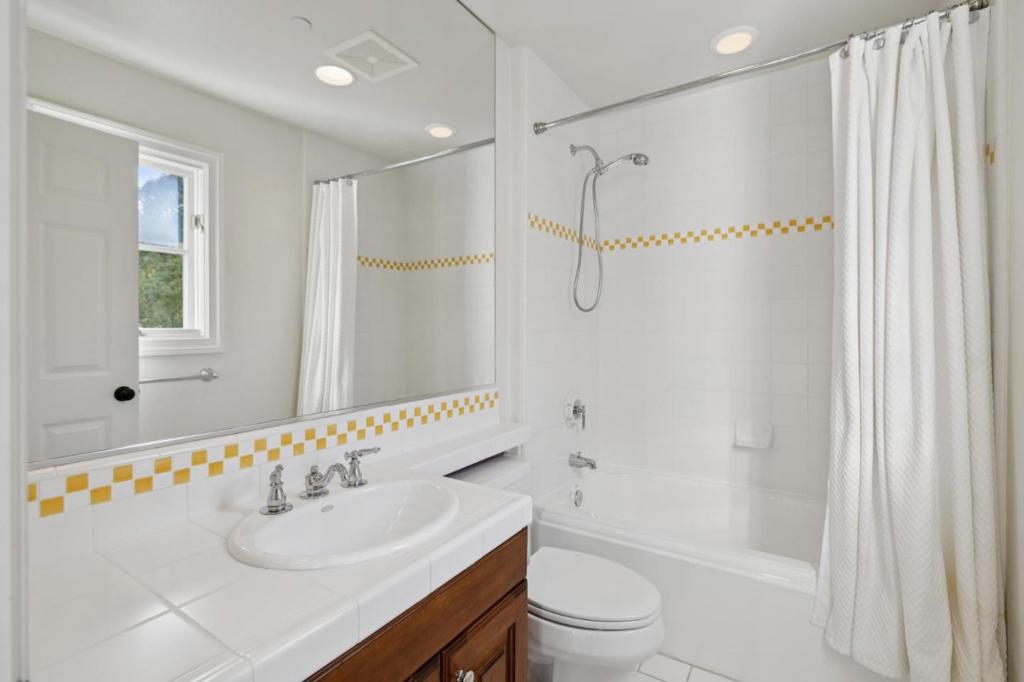 1450 Lakeview Court Property Photo 46