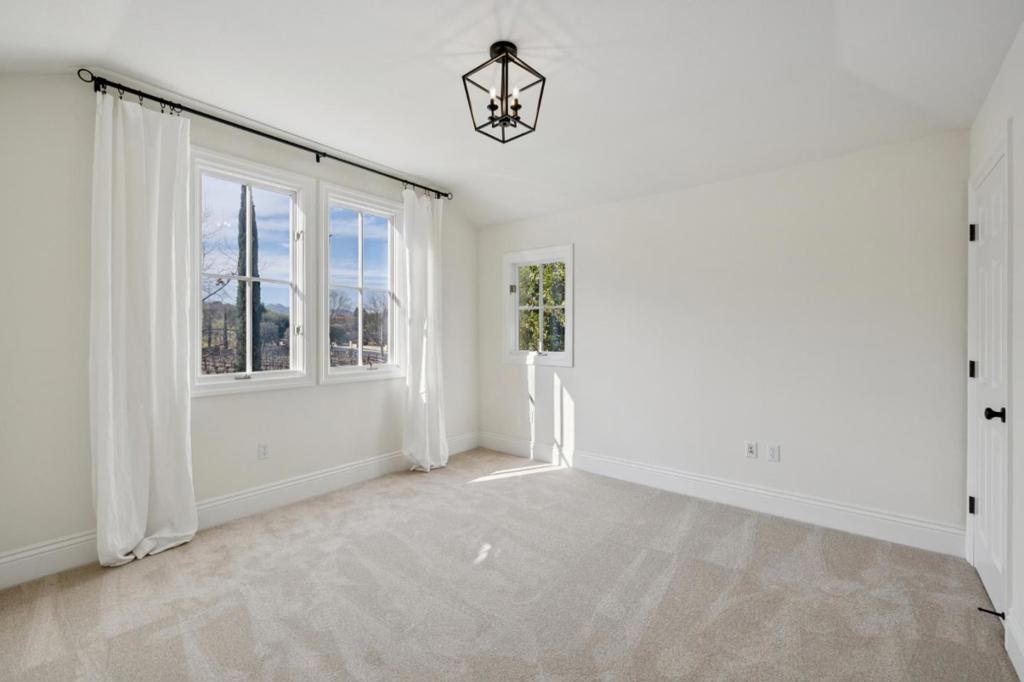 1450 Lakeview Court Property Photo 47