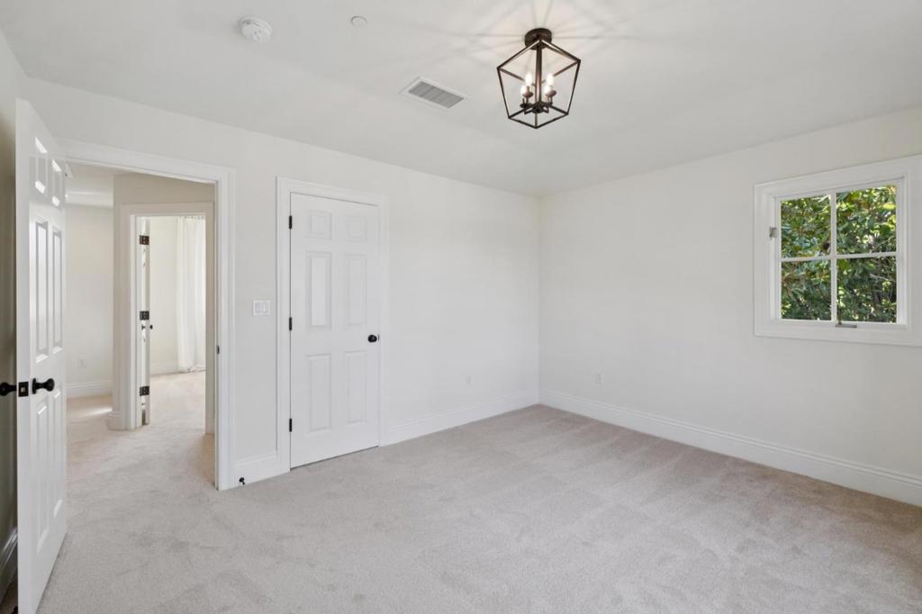 1450 Lakeview Court Property Photo 50