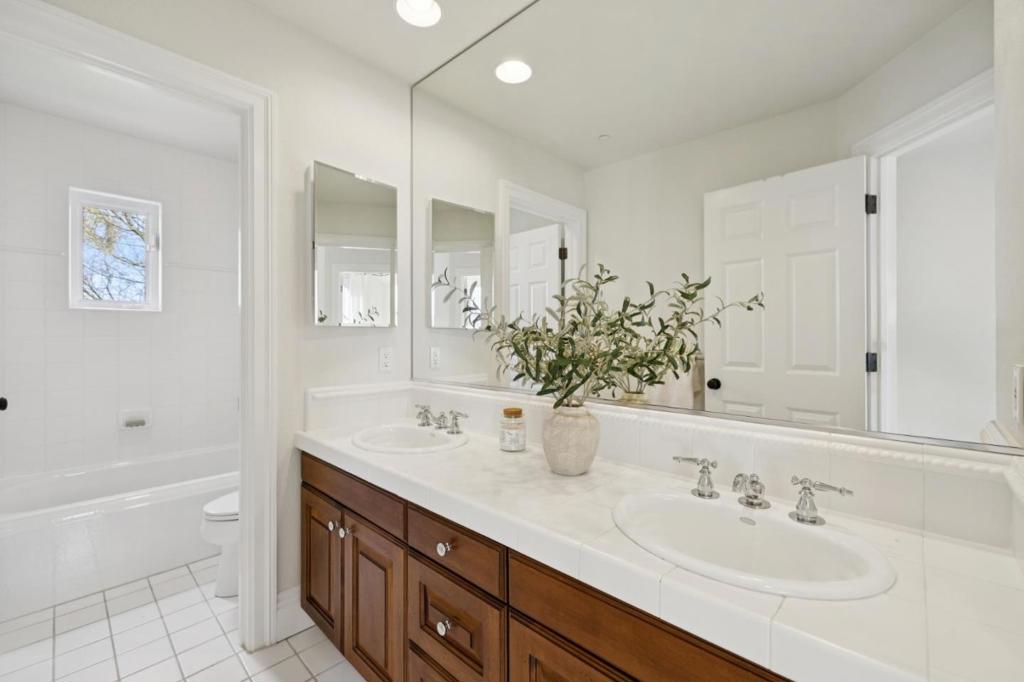 1450 Lakeview Court Property Photo 51