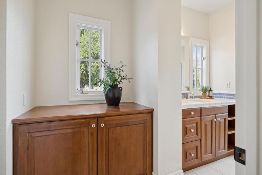 1450 Lakeview Court Property Photo 68