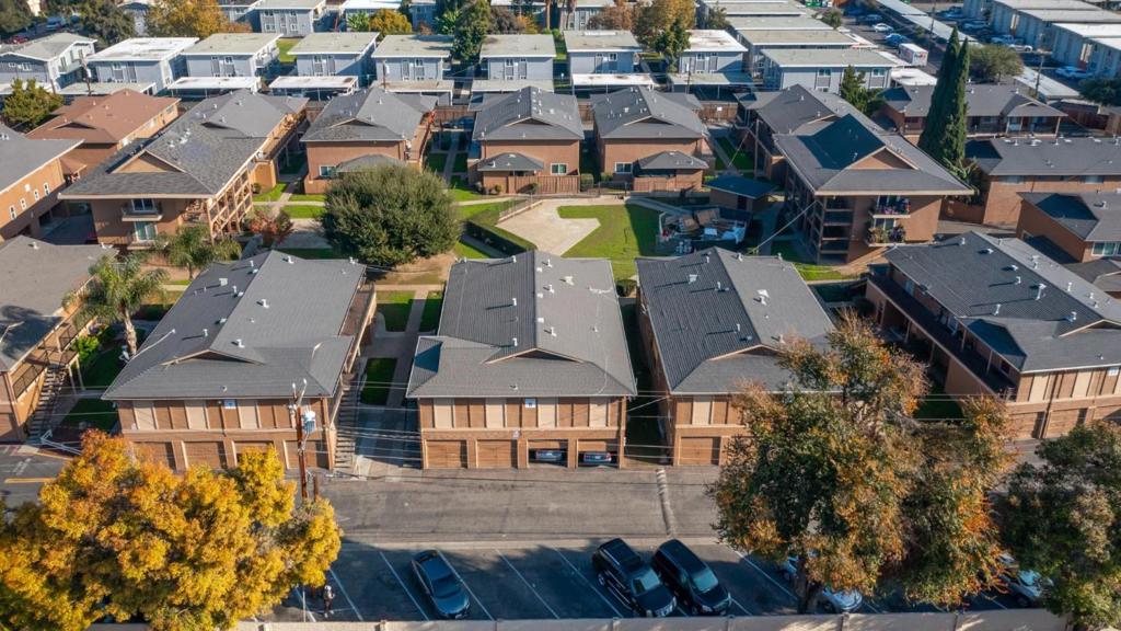 110 Roundtable #8 Drive Property Photo 16