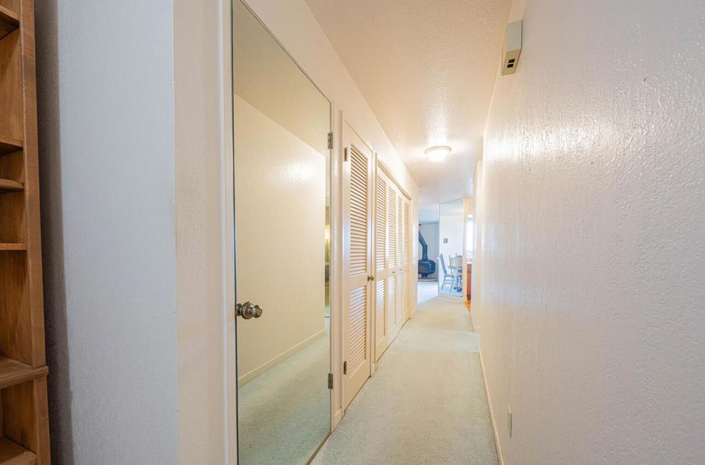 585 Hawthorne Street 103 Property Photo 6