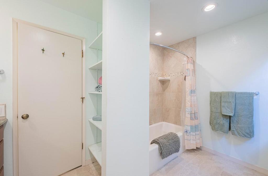 585 Hawthorne Street 103 Property Photo 22