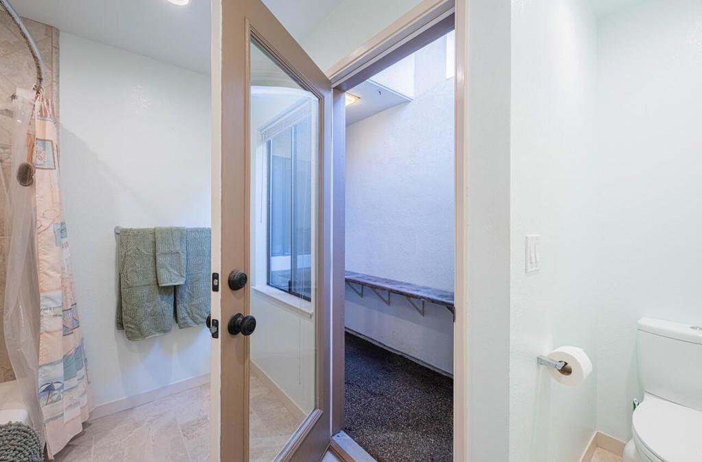 585 Hawthorne Street 103 Property Photo 24