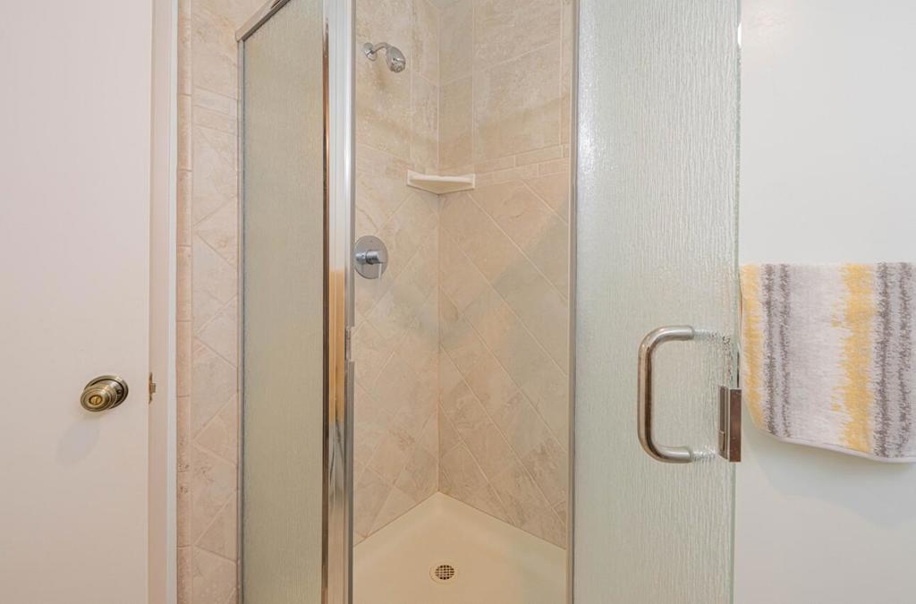 585 Hawthorne Street 103 Property Photo 29
