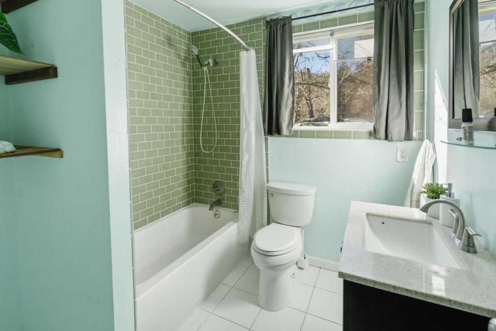 8135 Fremont Avenue Property Photo 5