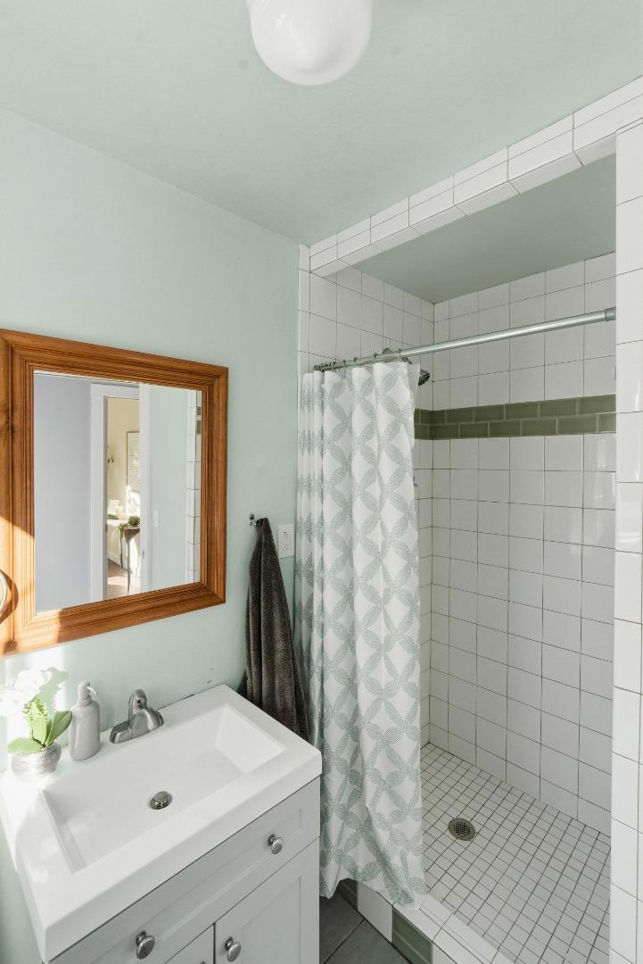8135 Fremont Avenue Property Photo 8