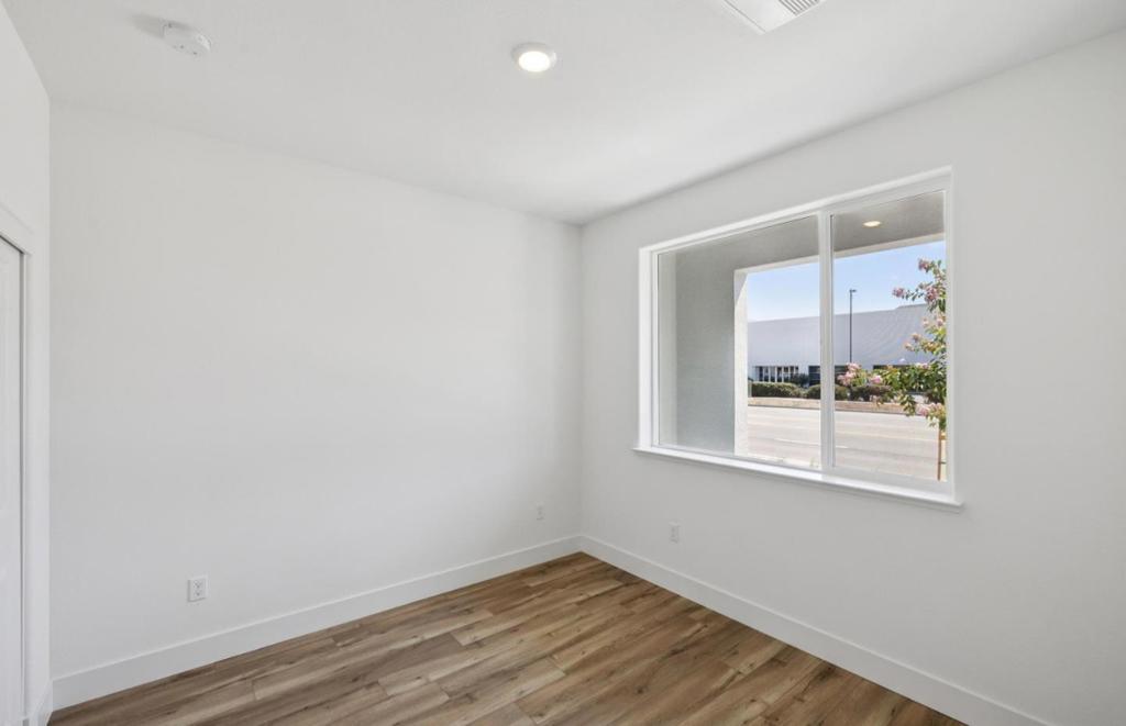 1357 Lilac Way Property Photo 10
