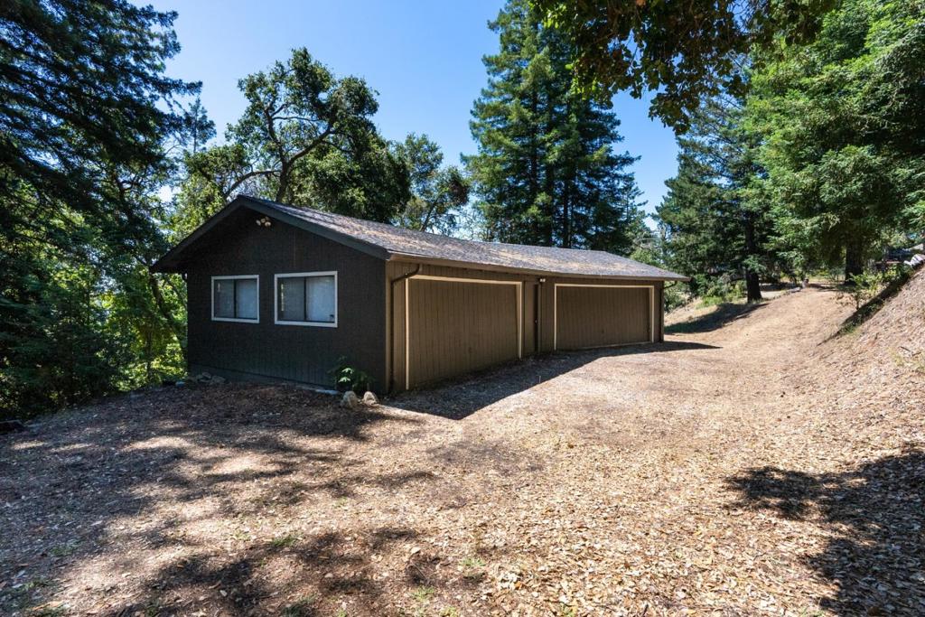 23695 Hutchinson Road Property Photo 41