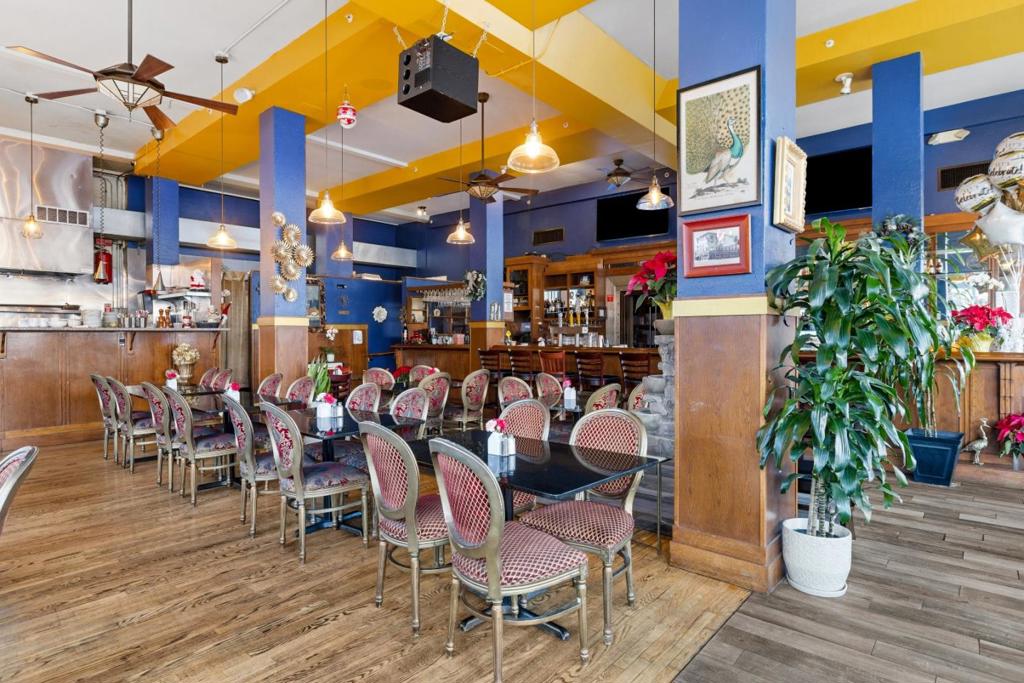 500 San Benito Street Property Photo 13