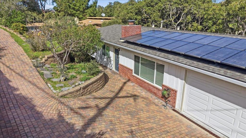 17 Los Encinos Drive Property Photo 1