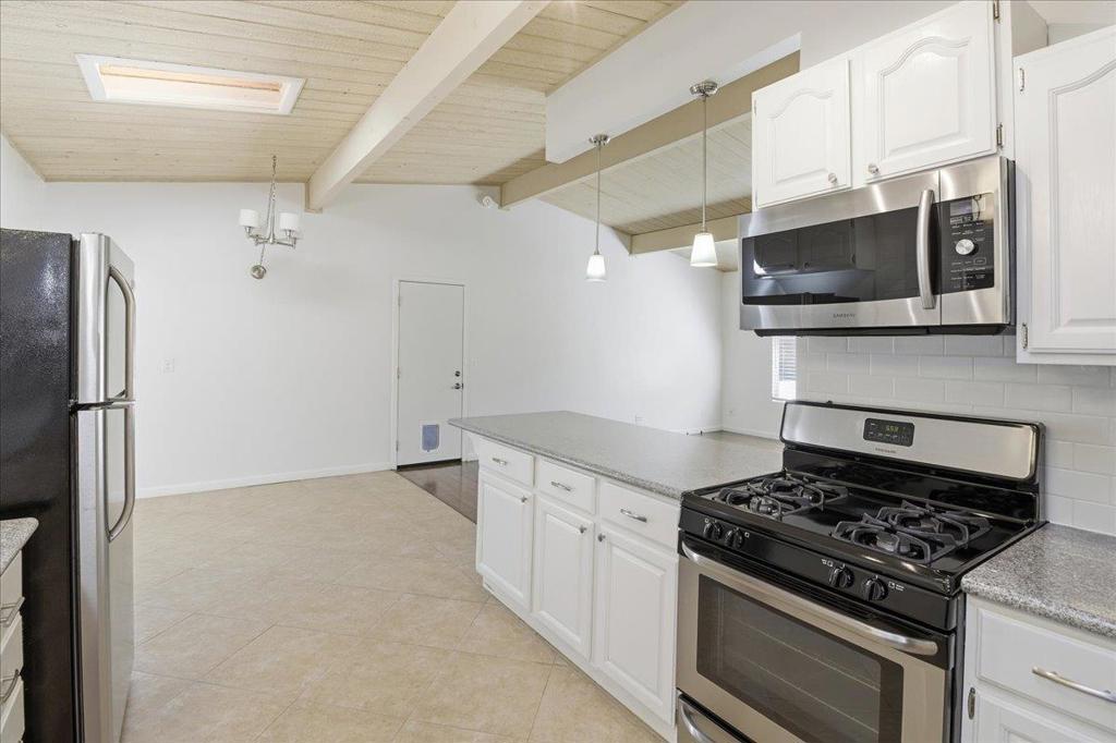 17 Los Encinos Drive Property Photo 14
