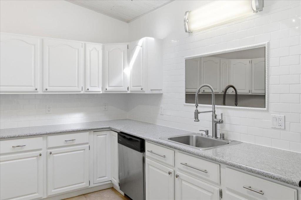 17 Los Encinos Drive Property Photo 16