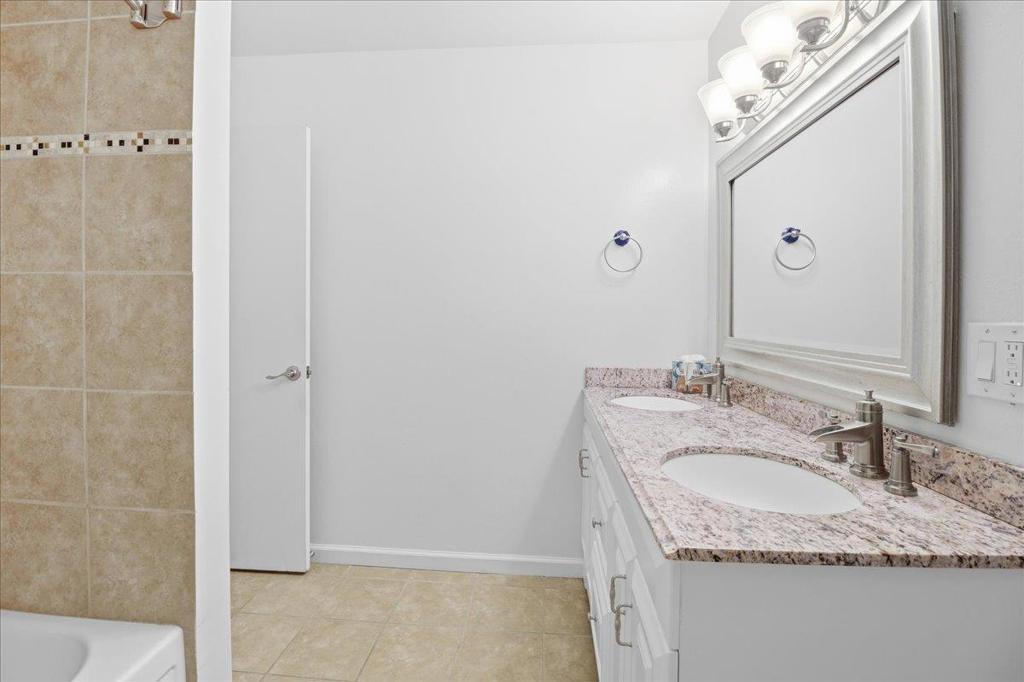 17 Los Encinos Drive Property Photo 34