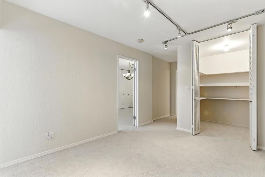 728 Elm Street 205 Property Photo 29