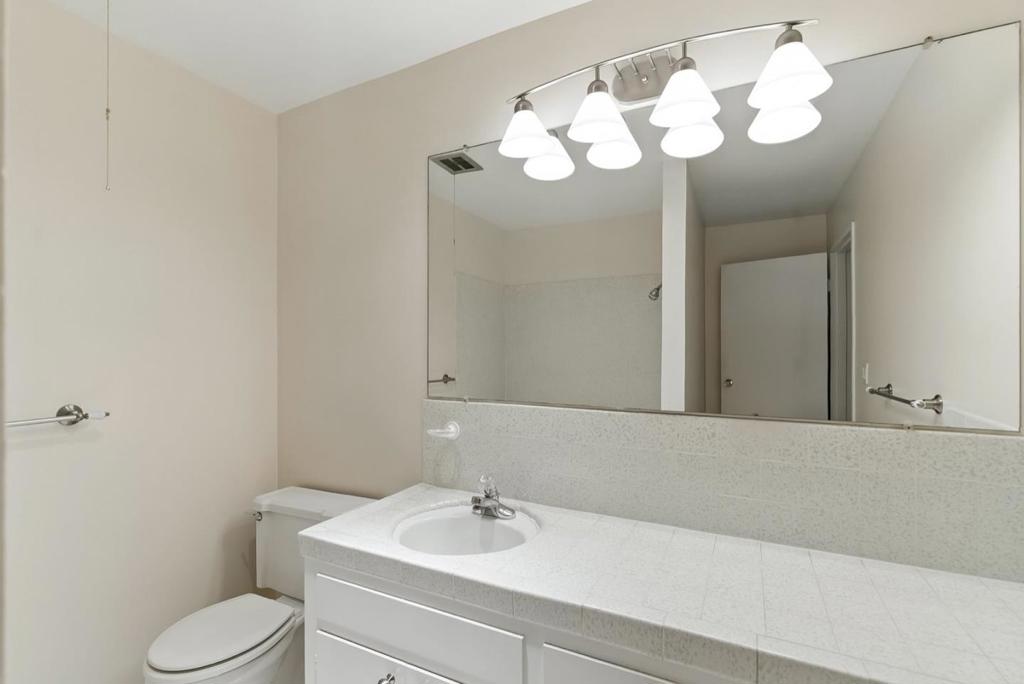728 Elm Street 205 Property Photo 37