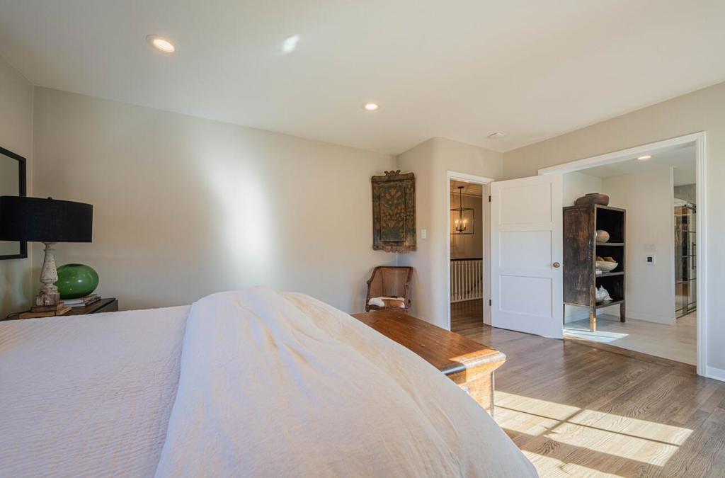 202 Pine Street Property Photo 54