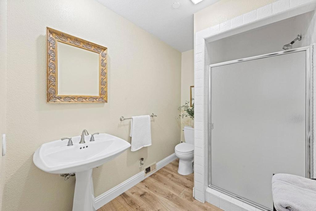 6915 Redwood Retreat Road Property Photo 24