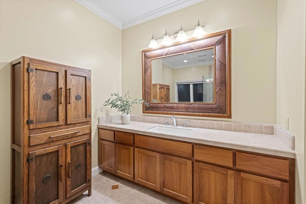 6915 Redwood Retreat Road Property Photo 28