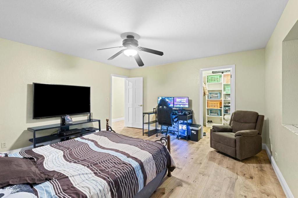 6915 Redwood Retreat Road Property Photo 30