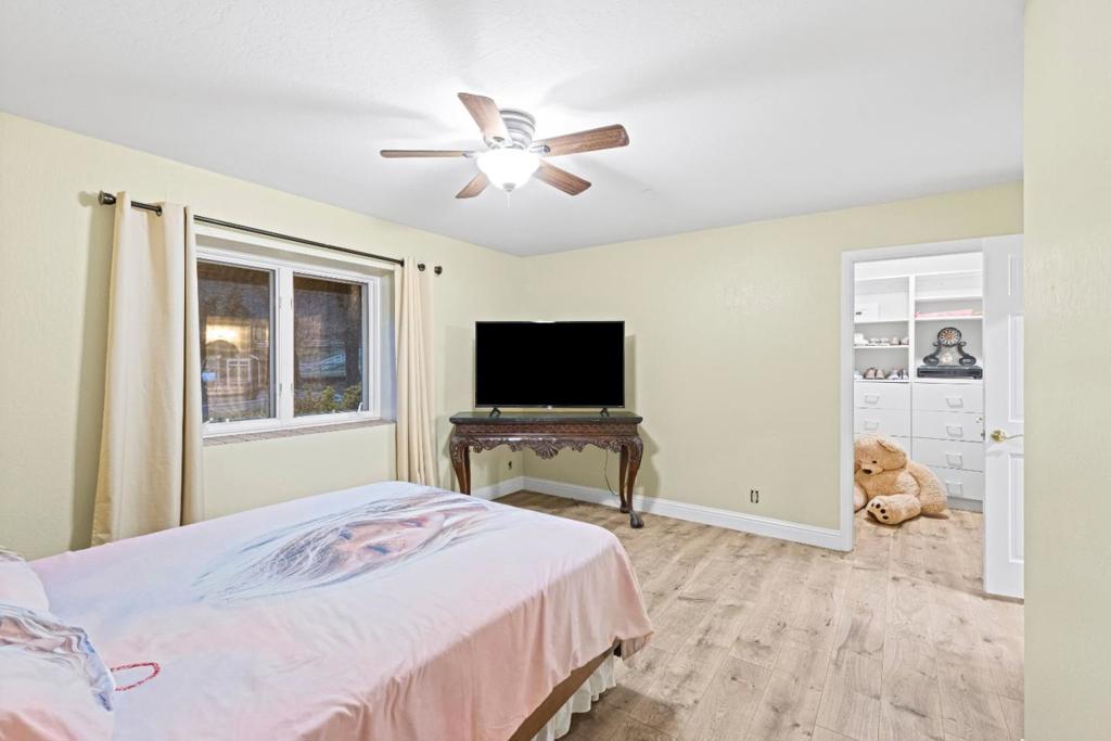 6915 Redwood Retreat Road Property Photo 31