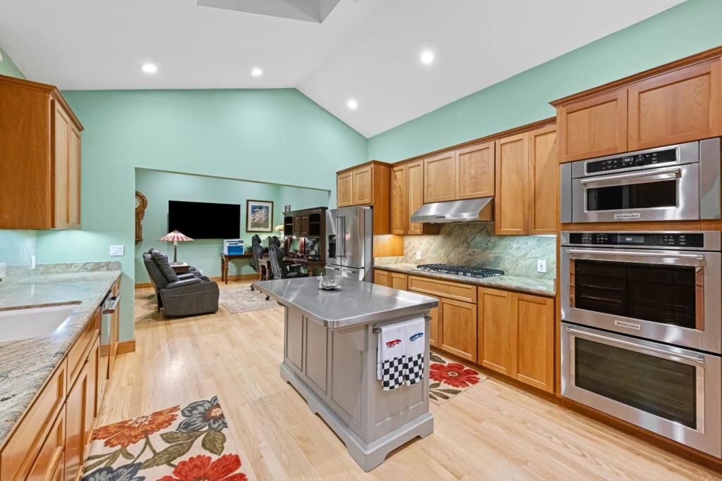 6915 Redwood Retreat Road Property Photo 35