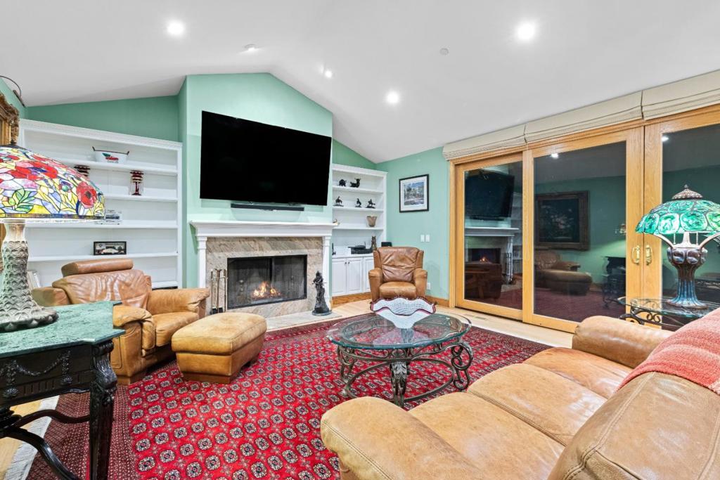 6915 Redwood Retreat Road Property Photo 37