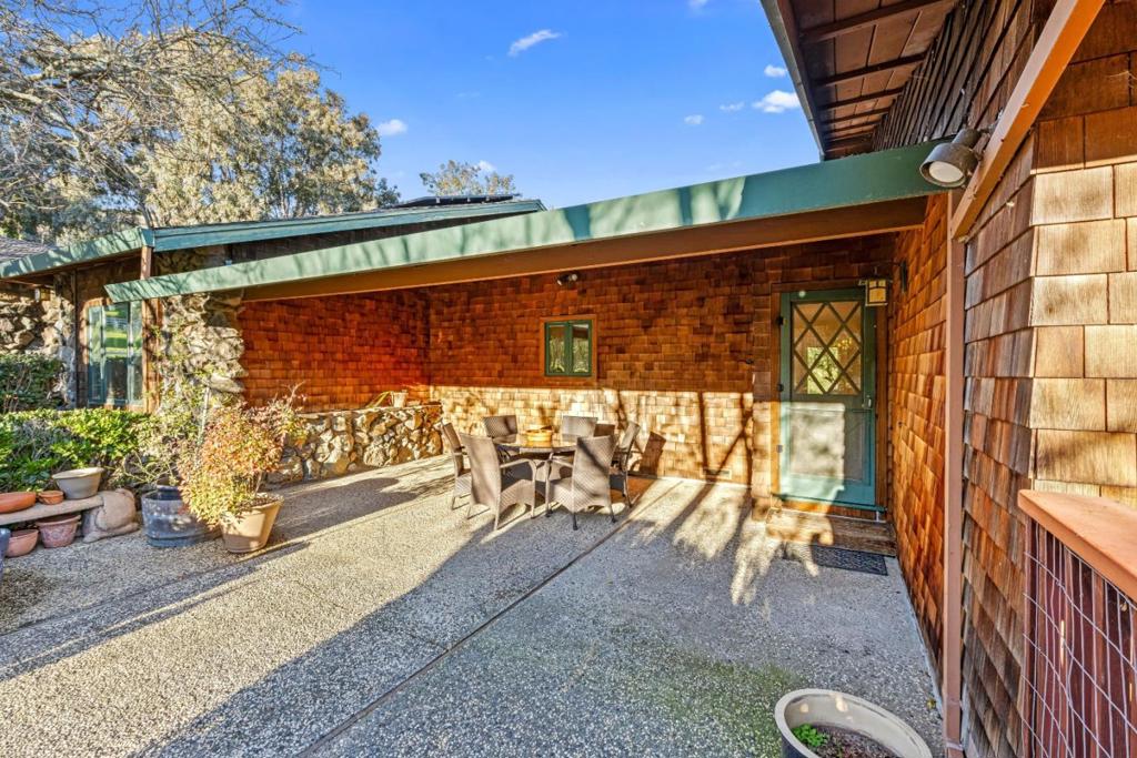 6915 Redwood Retreat Road Property Photo 56
