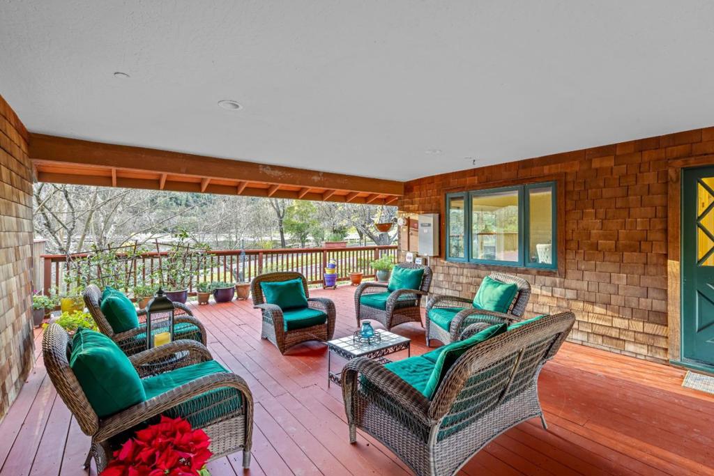 6915 Redwood Retreat Road Property Photo 59