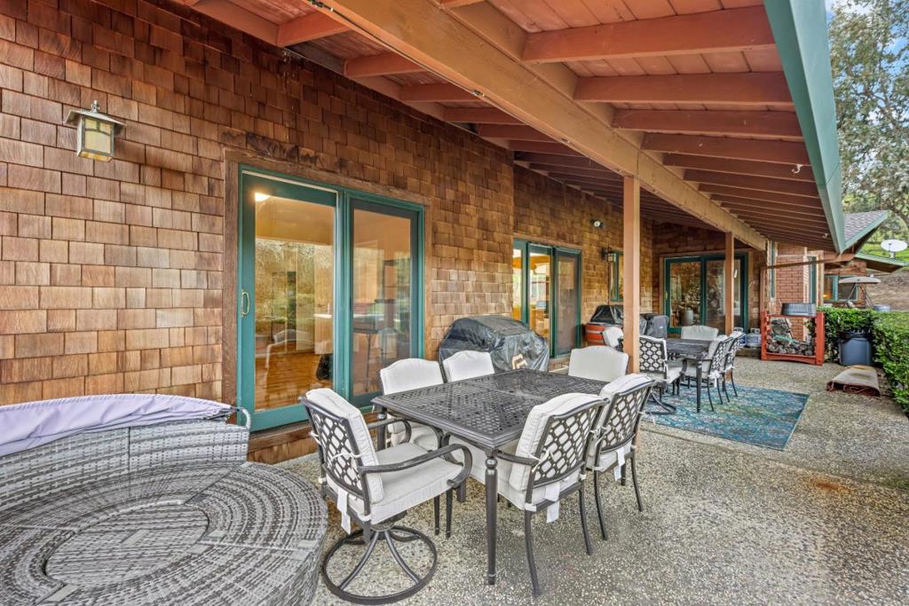 6915 Redwood Retreat Road Property Photo 61